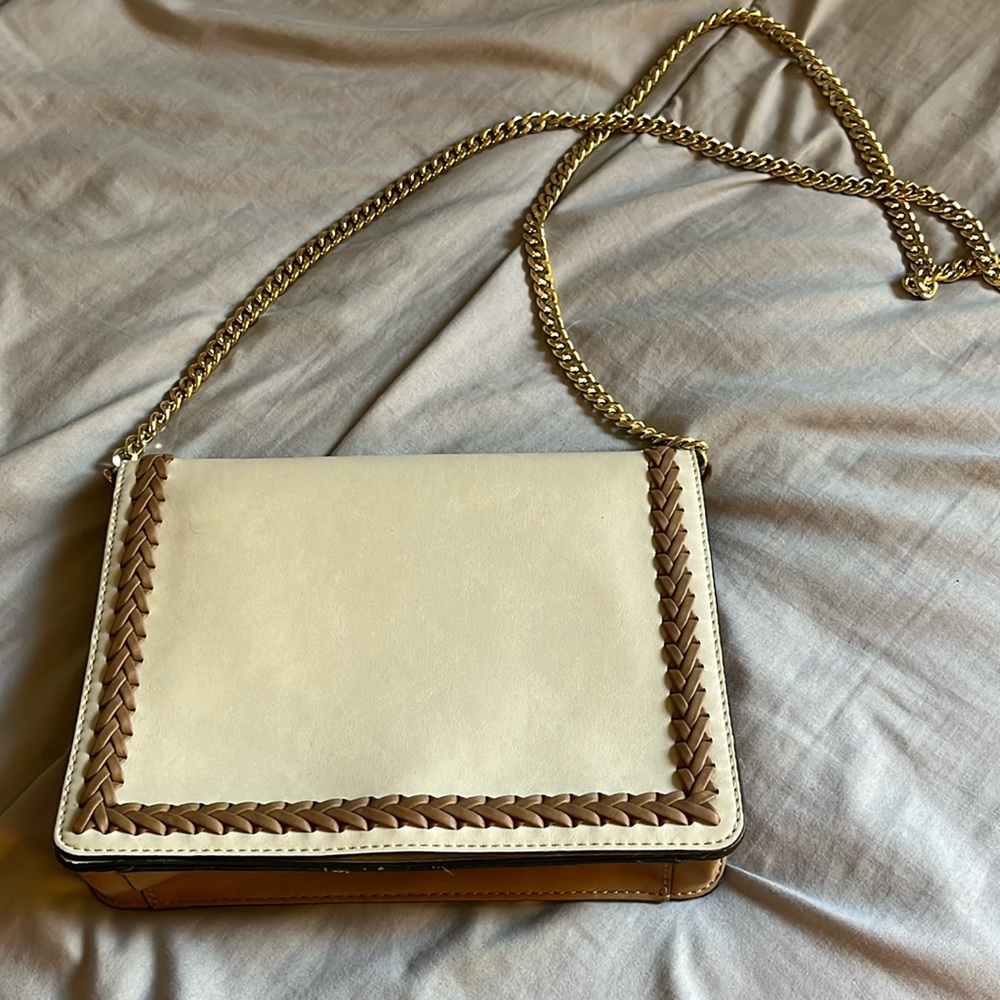 Express crossbody chain bag